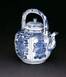 Blue and white kraak wine pot, Wanli, 1590-1610