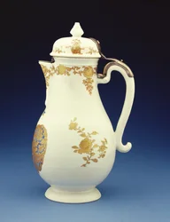 Coffee pot of Meissen form decorated predominantly in gilt with the arms of Gustav Gabriel Loodh, Qianlong period (side view of 210133)
