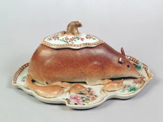 Famille Rose Sauce Tureen and Cover Modeled as a Squirrel, Chien Lung Period