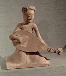 Seated musician playing a lute, from the Tomb of General Chang Sheng, Anyang, Honan, Sui Dynasty