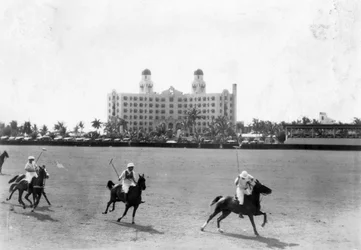 Polo match in front of the Nautilus Hotel, Miami Beach, 18 March 1928