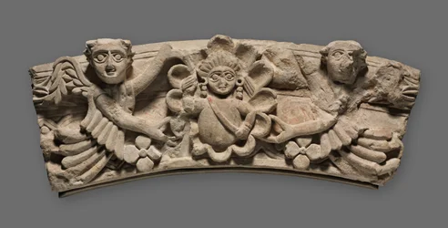 Keystone of an Arch: Female Bust within a Medallion Supported by Angels, 400s