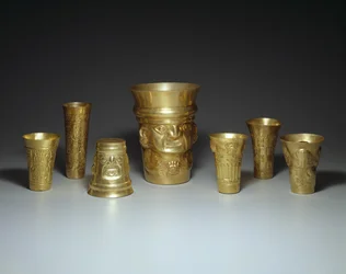 Beakers, 900-1100