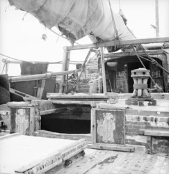 On board the Foochow pole junk anchored at Weihaiwei