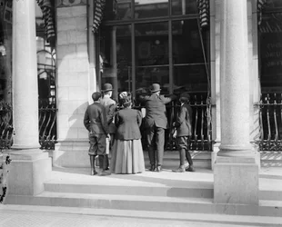 Watching the Herald Presses, Herald Building, New York, N.Y., c.1900-10