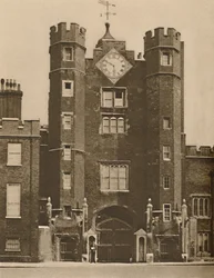 Brick Gate House for a Royal Hunting Lodge in St. James