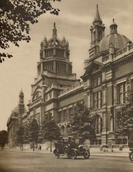 Facade of the Victoria and Albert Museum in Cromwell Road