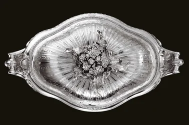 Louis XV tureen, cover and liner