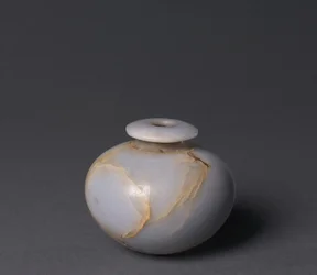 Cosmetic Vessel