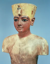 Dummy of the young Tutankhamun wearing a compromise between the crown of the kings of Lower Egypt and the headdress of Nefertiti, New Kingdom