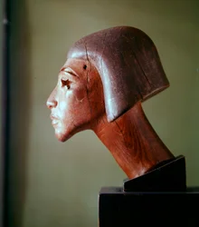 El-Amarna style head