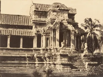 Entrance Portico of the Grand Gallery of the Pagoda