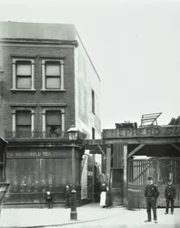 68 Bermondsey New Road: front elevation, London, 1898