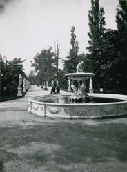 Cremorne Gardens, London: Italian Walk
