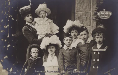 Queen Alexandra with her grandchildren