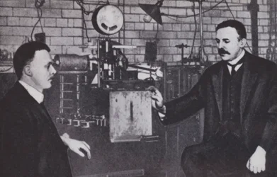 Ernest Rutherford and Hans Geiger in the Physics Laboratory of Manchester University