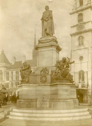 Gladstone Statue on the Strand