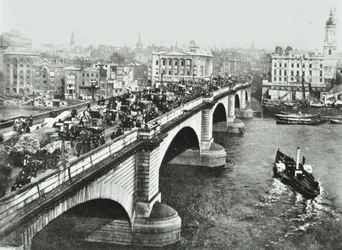 London Bridge: Horse-Drawn Traffic on the Bridge, 1895