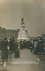 Queen Victoria Memorial, unveiling by the King, 16 May 1911