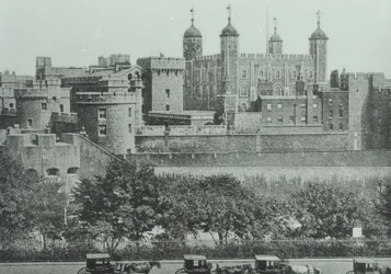 Tower Hill: view of the Tower of London, 1895