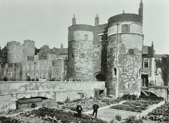 Tower of London: Beauchamp and Byward Towers, 1895