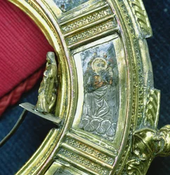 Angel playing the trump, detail from the crozier of William of Wykeham