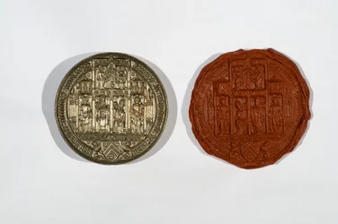Circular seal with New College coat of arms