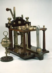Double-barrelled air-pump with Magdeburg hemispheres, c.1800