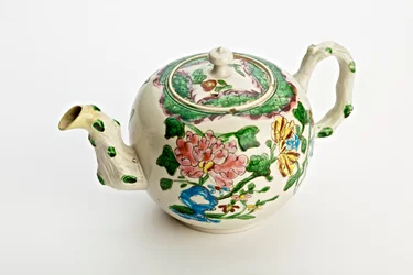 Staffordshire teapot decorated with chrysanthemums, 1760