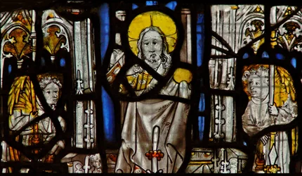 Window depicting Christ and two angels