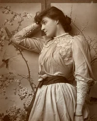 Cora Urquhart Brown-Potter, American actress, 1887