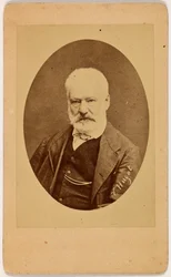 Victor Hugo, Front View
