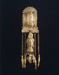 Earring, from Todi (Umbria). Etruscan civilization, 4th Century BC.