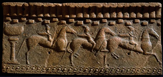 Etruscan art: frieze decoree of knights from an architectural ensemble in Murlo. 6th century BC. Murlo, Antiquarium Municipal, Italy