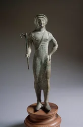Etruscan civilization: offeror figure, bronze sculpture, 480 BC, from Isola di Fano, Italy