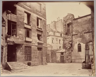Courtyard of Saint-Julien-le-Pauvre