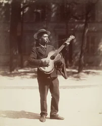 Guitar player, Paris
