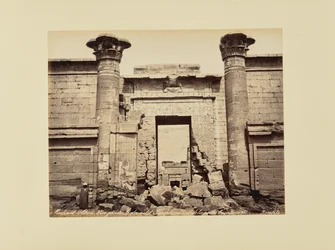 Medinet-Abou. General view of the small Temple, detail of the gate (Egypt)