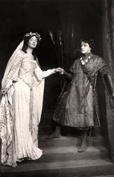 Dorothea Baird 1875-1933 and Harcourt Williams 1880-1957 in Paola and Francesca, 1907