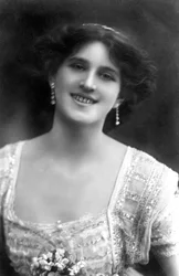 Zena Dare, English Actress, 1908