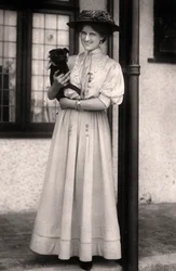 Zena Dare, English actress