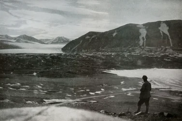 The Mouth of Dry Valley, Showing The Commonwealth Glacier, 1912