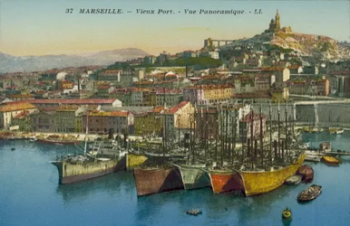 Marseille: Vieux Port, Panoramic View