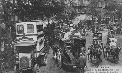 Postcard Showing an Omnibus Station on the Crossroads of Boulevard Montmartre and Boulevard des Italiens, Paris, 1905-10