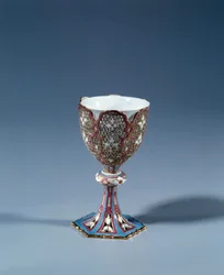 Art France: Mug on movable stand cut forming a display stand. Hard porcelain