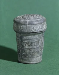 Box for orvietan