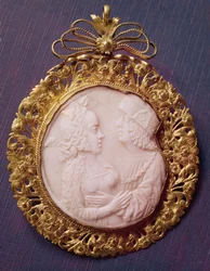 Cameo with two portraits