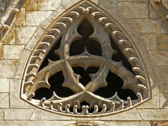 Rosette trefoil on the west façade