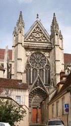 The south façade and rose window