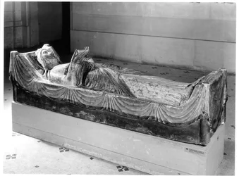 Effigy of Eleanor of Aquitaine, Queen of France, then of England
